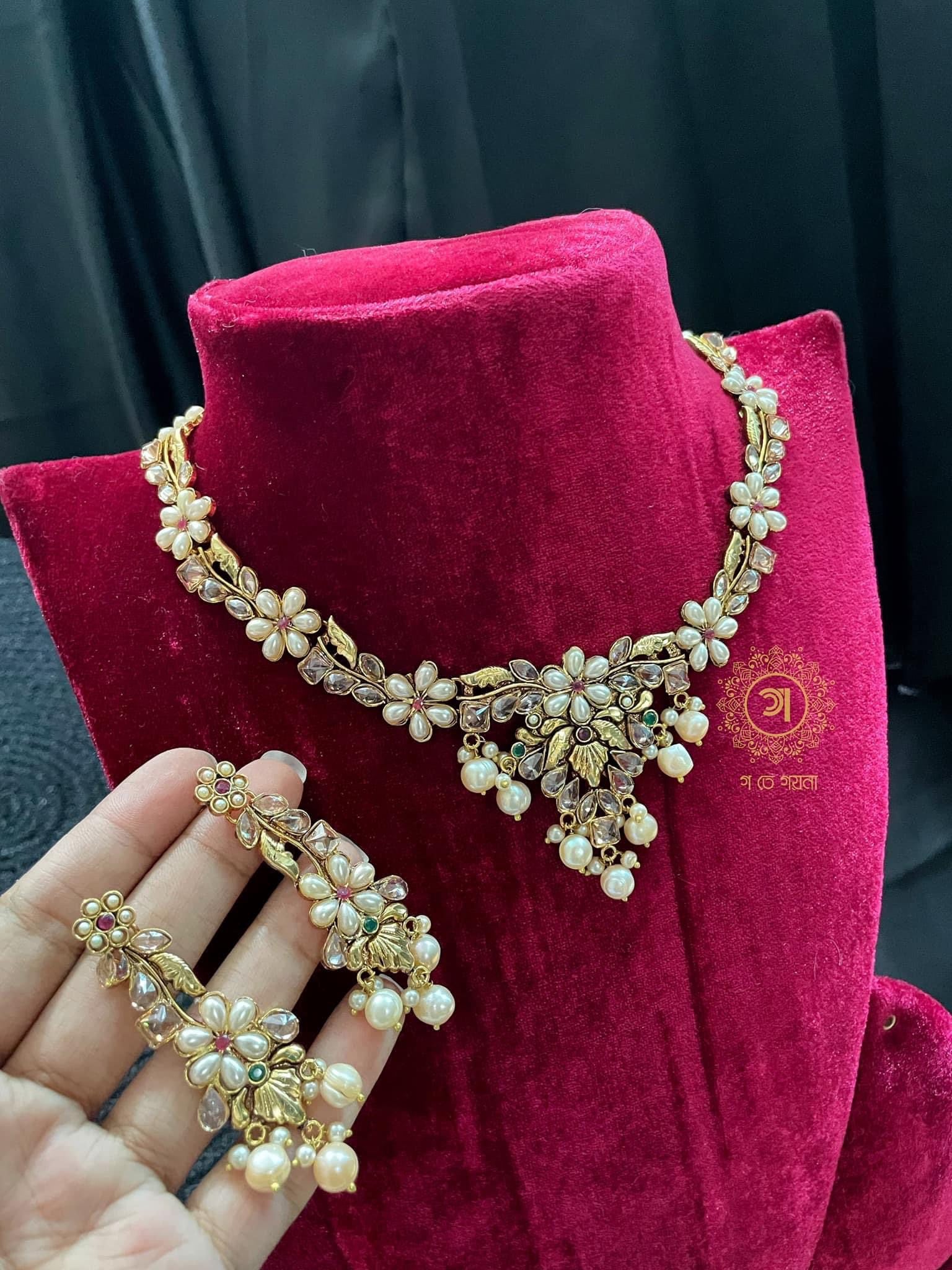 Necklace 09